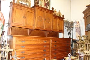 Sacristy Credens Cabinet en Oak wood, Belgium 19th century