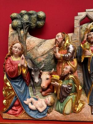 Sculpture Adoration By The Three Magi With Wall Pedestal en Carved - Wood / Polychrome / Gold Leaf Covered, Southern Germany 20 th century