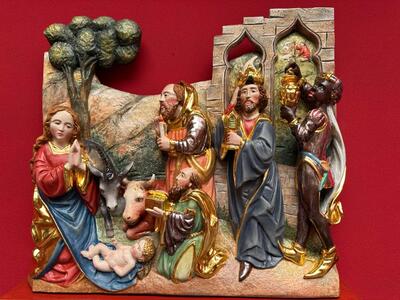 Sculpture Adoration By The Three Magi With Wall Pedestal en Carved - Wood / Polychrome / Gold Leaf Covered, Southern Germany 20 th century