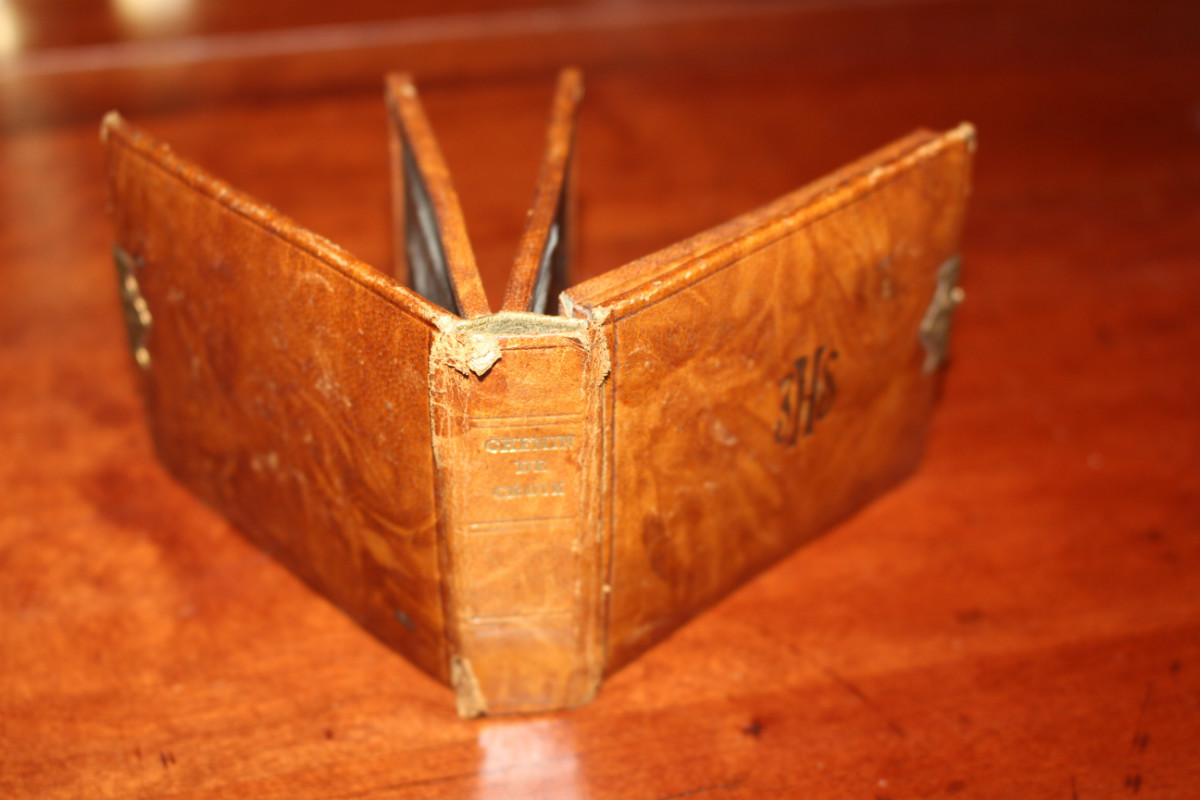 1  Small Series Stations Of The Cross To Travel