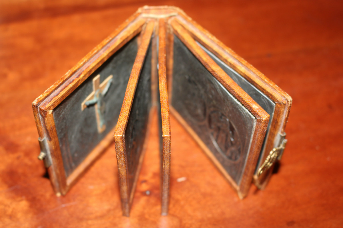 1  Small Series Stations Of The Cross To Travel