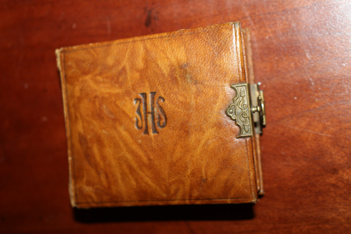 1  Small Series Stations Of The Cross To Travel