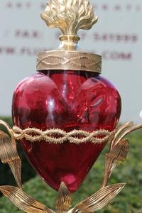 Small Standing Sanctuary en Brass / Gilt / Glass / Porcelain, Belgium 19th century