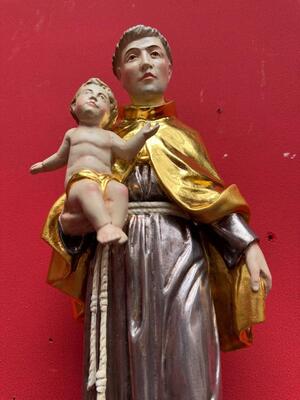 St. Anthony Of Padua Sculpture With Hanging Pedestal en Carved - Wood / Polychrome / Gold Leaf Covered, Southern Germany 20 th century