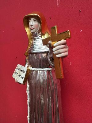 St. Clara Sculpture With Hanging Pedestal en Carved - Wood / Polychrome / Gold Leaf Covered, Southern Germany 20 th century