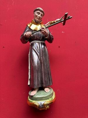 St. Francis Of Assisi Sculpture With Hanging Pedestal en Carved - Wood / Polychrome / Gold Leaf Covered, Southern Germany 20 th century