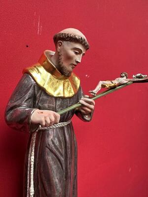 St. Francis Of Assisi Sculpture With Hanging Pedestal en Carved - Wood / Polychrome / Gold Leaf Covered, Southern Germany 20 th century