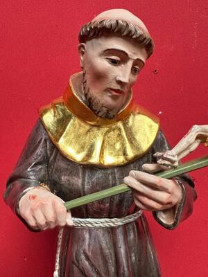 St. Francis Of Assisi Sculpture With Hanging Pedestal en Carved - Wood / Polychrome / Gold Leaf Covered, Southern Germany 20 th century