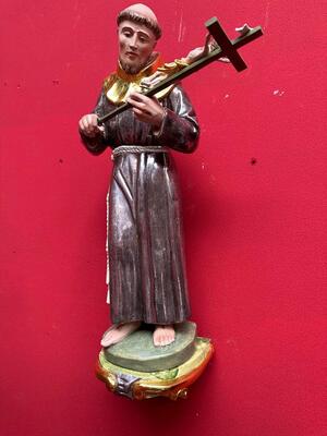 St. Francis Of Assisi Sculpture With Hanging Pedestal en Carved - Wood / Polychrome / Gold Leaf Covered, Southern Germany 20 th century
