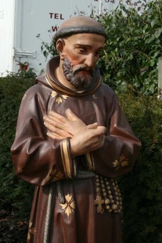 1  St. Fransiscus Statue