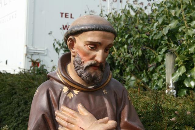 1  St. Fransiscus Statue