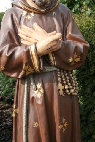 1  St. Fransiscus Statue