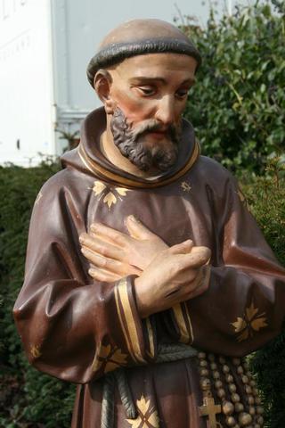 1  St. Fransiscus Statue