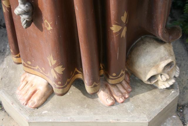 1  St. Fransiscus Statue