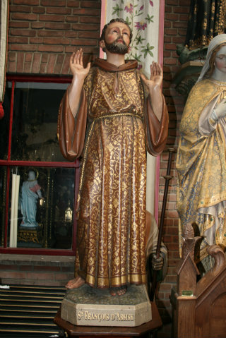 1  St. Fransiscus Statue