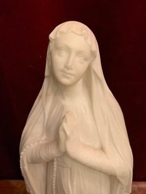 St. Mary Lourd Statue en Alabaster / Marble, Belgium 19th century