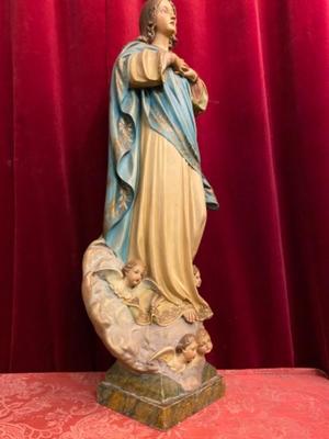 St. Mary Statue en Plaster polychrome / Glass Eyes / Wooden Base, Olot Spain 19 th century ( Anno 1890 )