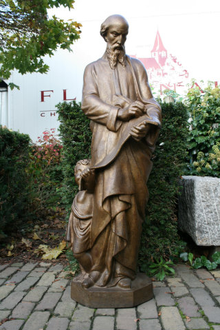 1  St Mattheus Statue