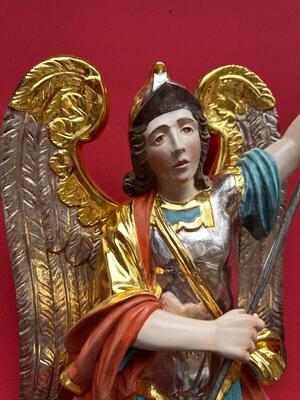 St. Michael Sculpture Wit Hanging Pedestal en Carved - Wood / Polychrome / Gold Leaf Covered, Southern Germany 20 th century