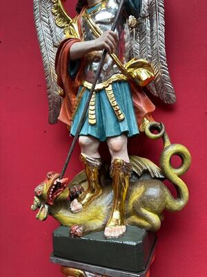 St. Michael Sculpture Wit Hanging Pedestal en Carved - Wood / Polychrome / Gold Leaf Covered, Southern Germany 20 th century