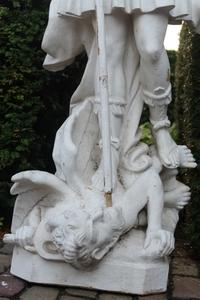 St. Michael Statue en Terra-Cotta, France