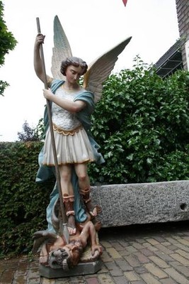 St. Michael Statue en plaster polychrome, France 19th century