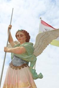 St. Michael Statue en plaster polychrome, France 19th century