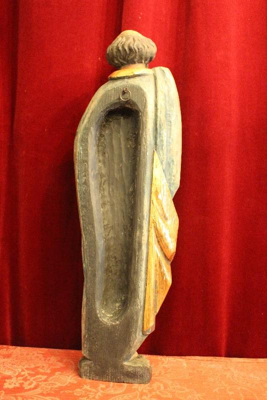 1  St. Petrus Statue