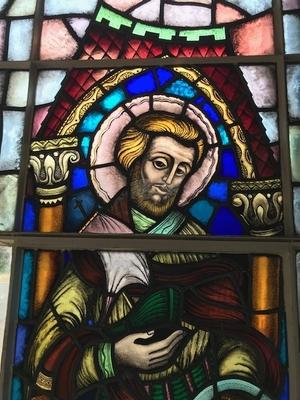 Stainded Glass Window. St. Joseph & Child Some Restoration Needed. en Stained Glass / IRON FRAMES, Dutch 20th century ( 1952 )