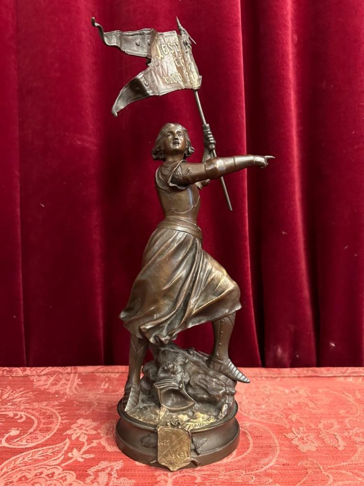 1  Statue Jeanne D'Arc