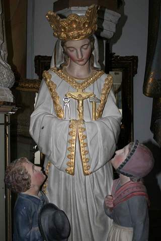 1  Statue: N.D. De La Salette