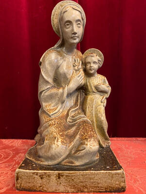 Statue St. Mary With Child  en Terra - Cotta , Beesel Netherlands 20 th century ( Anno 1950 )