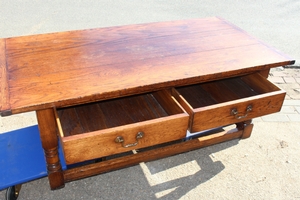 Table en Oak wood, England 19th century