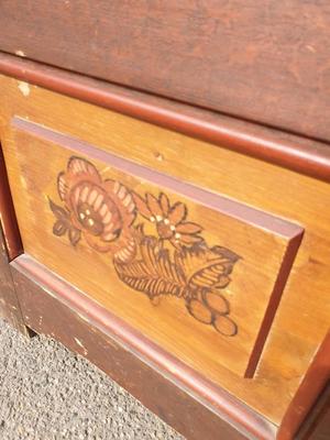 Trunk en Wood Polychrome, Hungary 19 th century