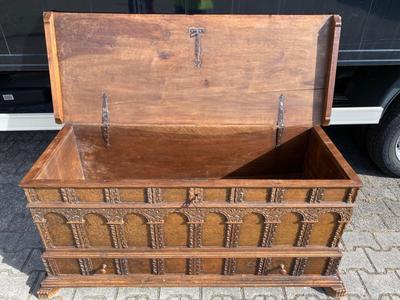 Trunk en Wood, France 18 th century