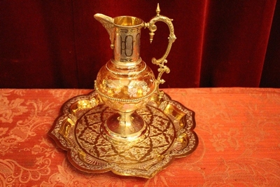 Unique Glass Jug And Matching Brass Platter For Footwashing-Liturgy On Maundy Thursday In Original Case en Brass / Glass, Belgium 19th century