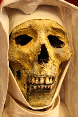 Unique Reliquary Of Blessed Nun / Exhumed Mummified Skull Dressed With Her Original Head - Cover Belgium 18th century