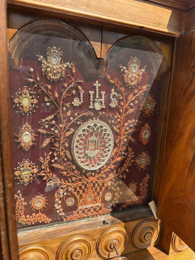 1  Very Rare Exceptional Devotional Cabinet With Relics - Reliquaries
