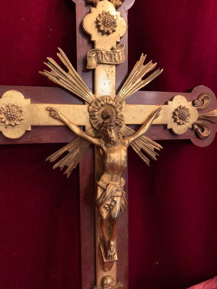 1  Wall - Cross With Corpus