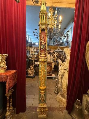 Wall Stand With Statue St. Mary en Hand - Carved Wood Polychrome , Southern Germany 20 th century