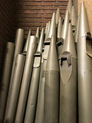 Hundreds Of Organ Pipes All Sizes ! en ZINC, Dutch 19th century