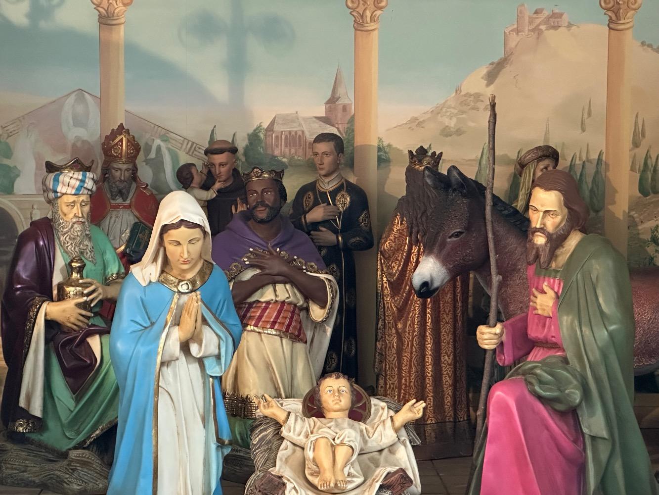 12  Life Size Resin Nativity Set Incl Camel ( Not Pictured ) Suitable For Outdoor Use !