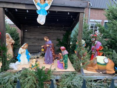 Nativity Set Suitable For Outdoor en Resin, 20th century