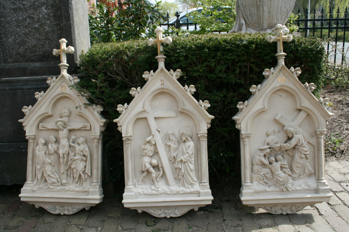 Antique Stations Of The Cross 14 X Plaster Anno 1870 France Stations Of The Cross 14 X Plaster Anno