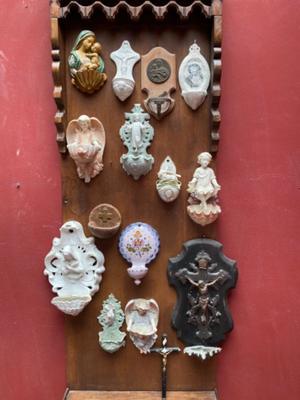 Collection Of Antique Holy Water Holders  en  Porcelain / Glass / Stone / Wood / Etc, Belgium 19 th century & 20 th Century