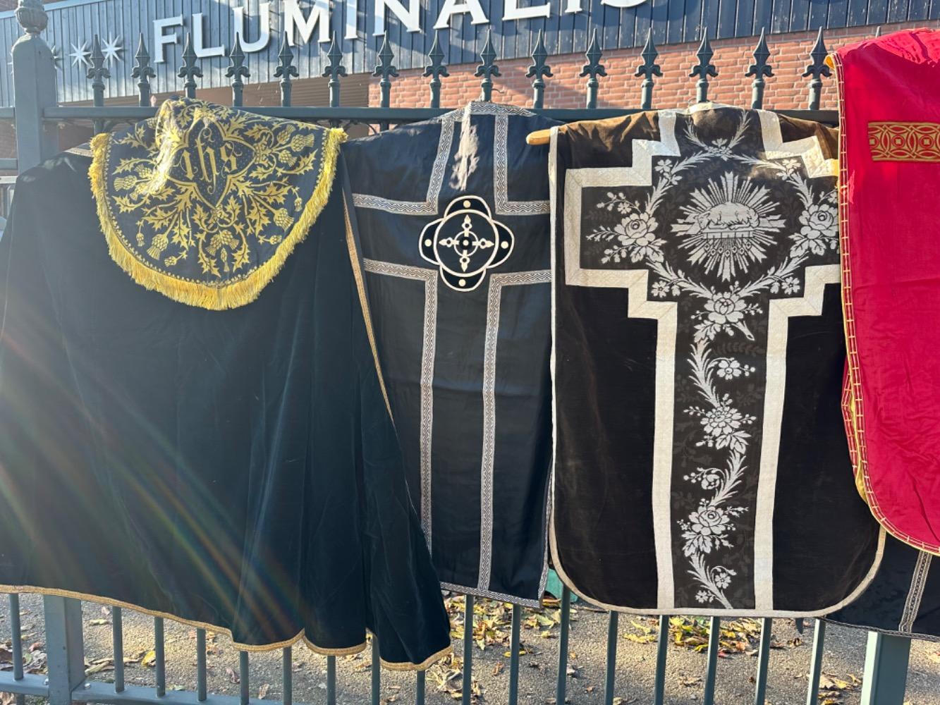 150   Collection Used Chausubles & Copes. 25 Pieces € 1450.-- 50 Pieces € 2500.-- 100 Pieces € 3850.-- 150 Pieces € 5000.--