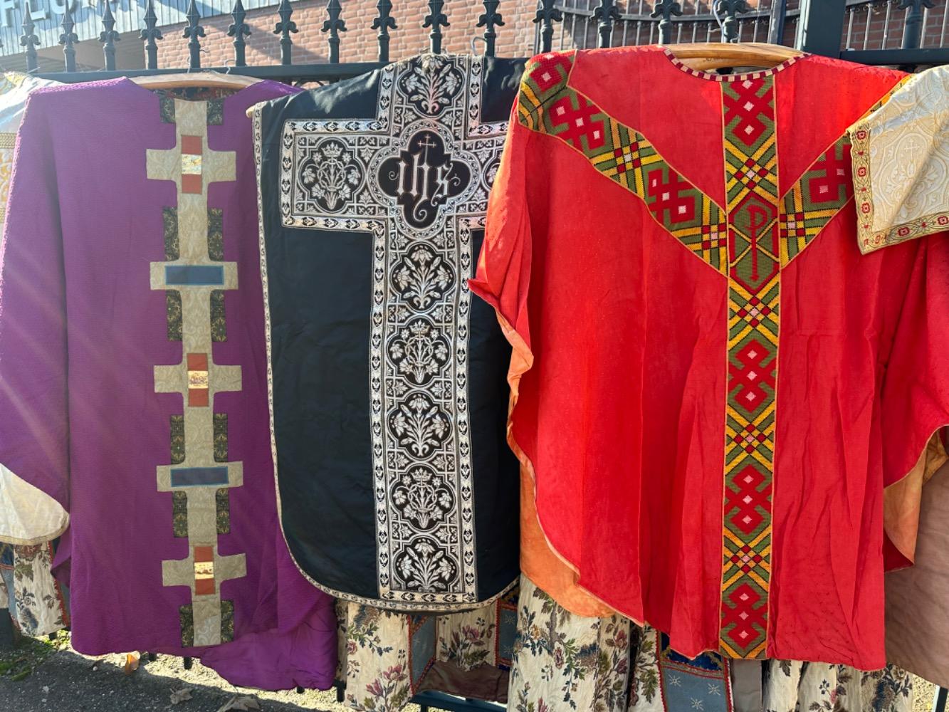 150   Collection Used Chausubles & Copes. 25 Pieces € 1450.-- 50 Pieces € 2500.-- 100 Pieces € 3850.-- 150 Pieces € 5000.--