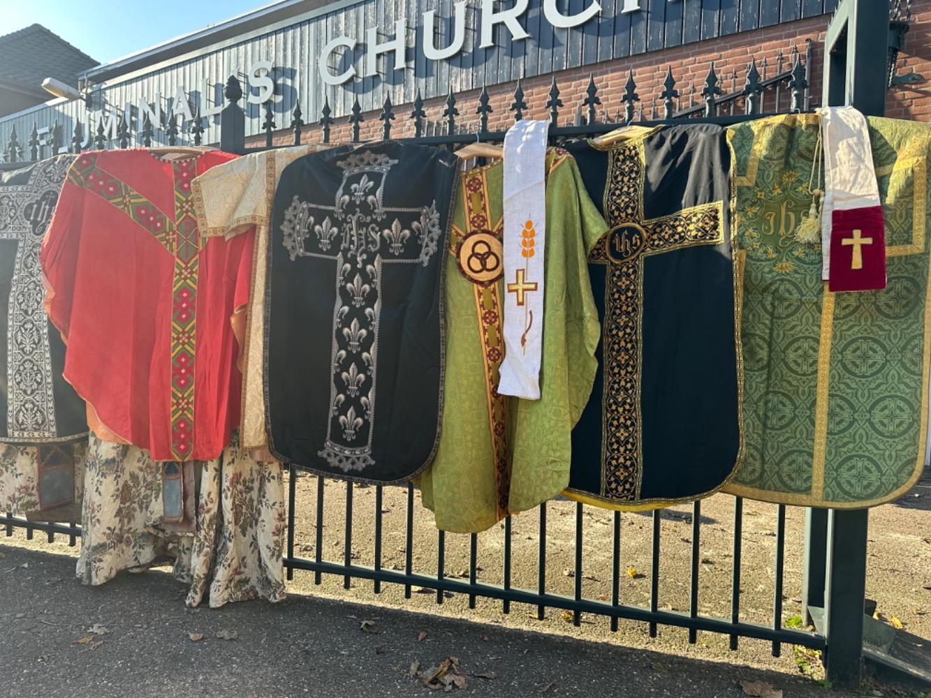 150   Collection Used Chausubles & Copes. 25 Pieces € 1450.-- 50 Pieces € 2500.-- 100 Pieces € 3850.-- 150 Pieces € 5000.--