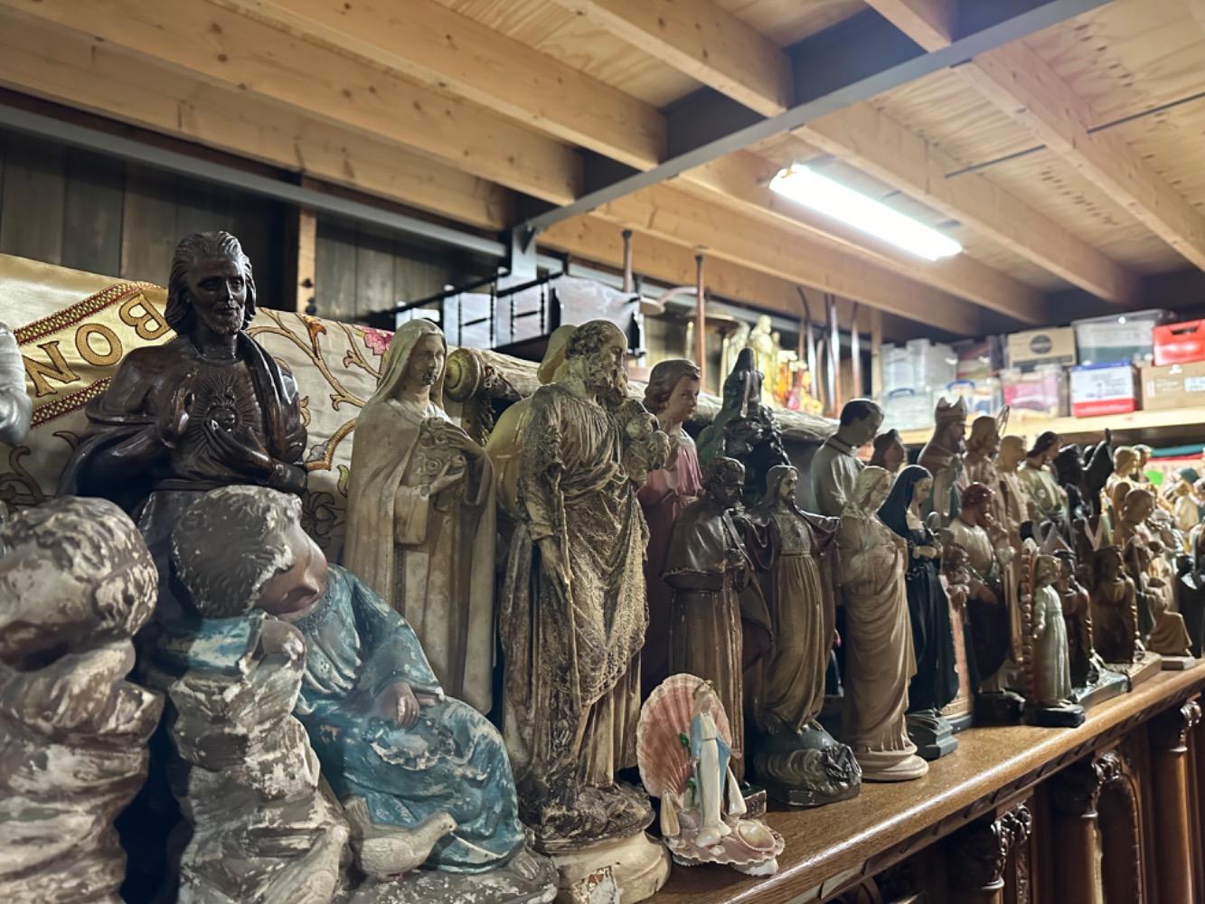 150  Formerly Private Collection Statues Restauration Needed !