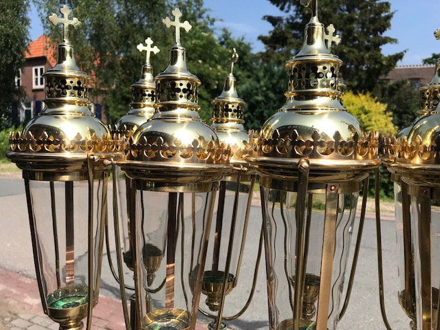 16 Gothic - style Matching Procession - Lanterns